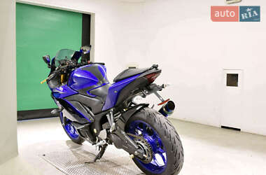 Мотоцикл Спорт-туризм Yamaha YZF-R3 2019 в 