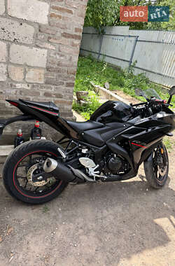 Спортбайк Yamaha YZF-R3 2018 в 