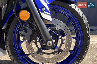 Спортбайк Yamaha YZF-R3 2015 в 
