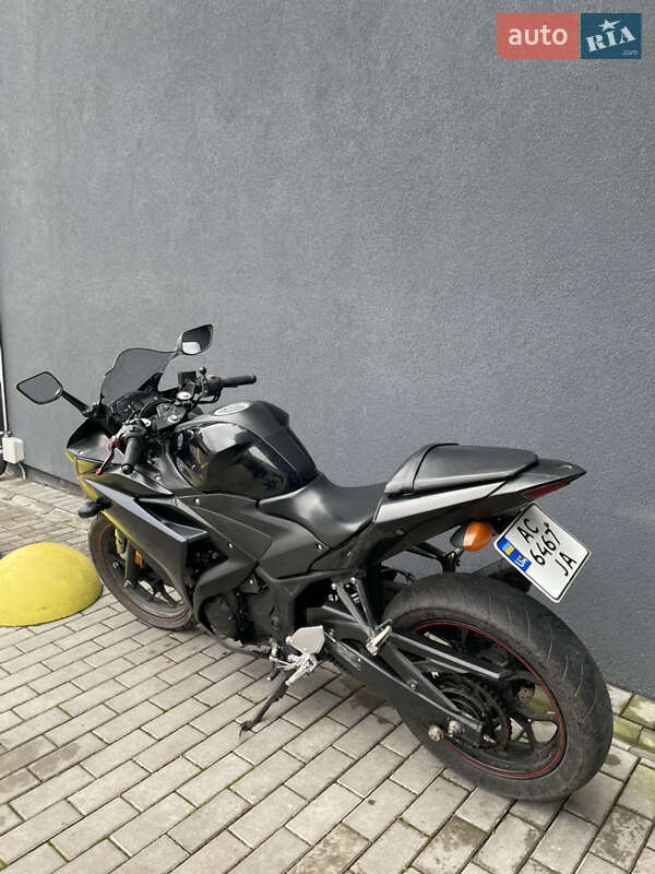 Спортбайк Yamaha YZF-R3 2015 в Луцьку фото 10 Спортбайк Yamaha YZF-R3 2015 в Луцьку