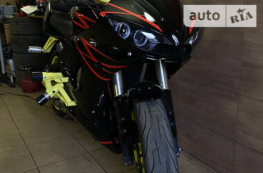 Спортбайк Yamaha YZF R6 2005 в Киеве