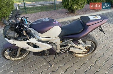 Спортбайк Yamaha YZF R6 2003 в 