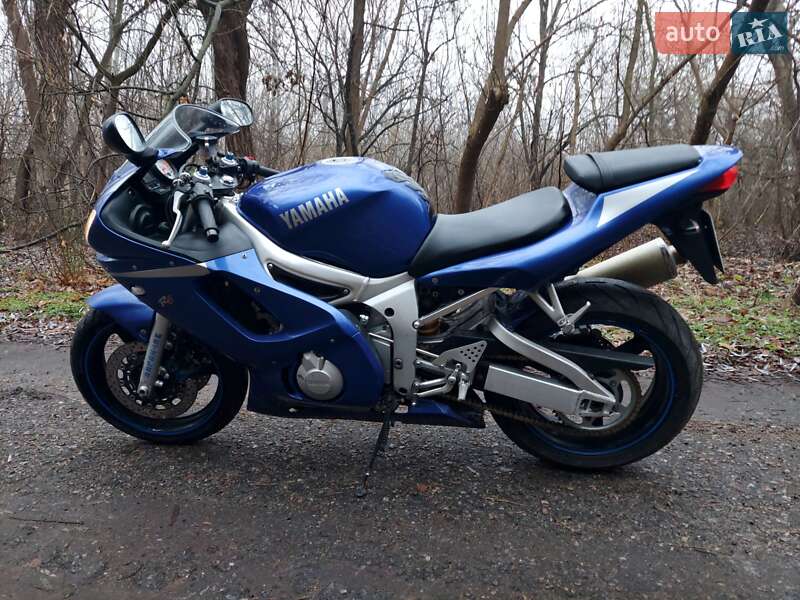 Спортбайк Yamaha YZF R6 2000 в Первомайске