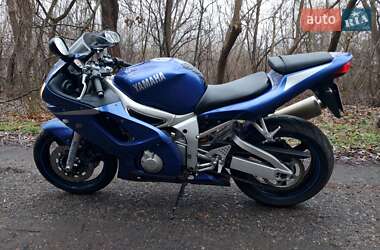 Спортбайк Yamaha YZF R6 2000 в 