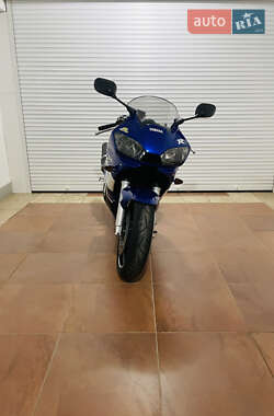 Спортбайк Yamaha YZF R6 2001 в 