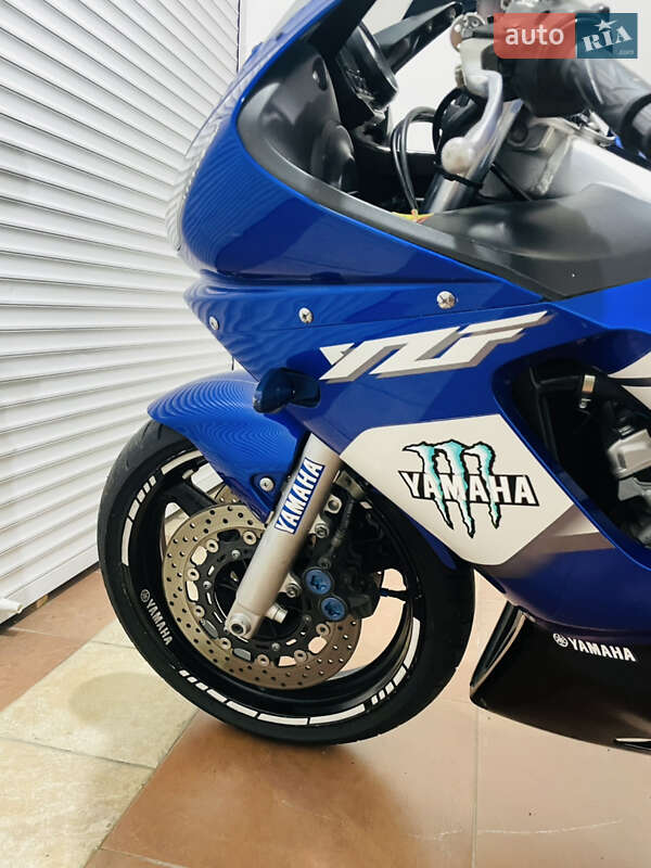 Спортбайк Yamaha YZF R6 2001 в Киеве