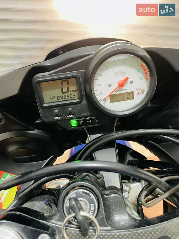 Спортбайк Yamaha YZF R6 2001 в Киеве