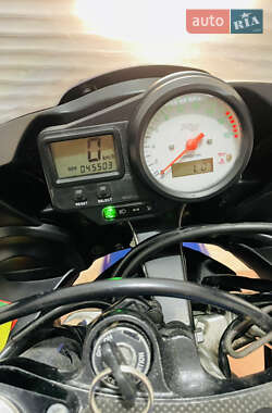 Спортбайк Yamaha YZF R6 2001 в 