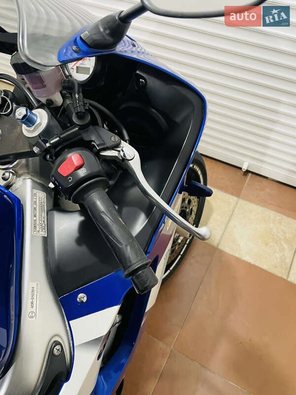 Спортбайк Yamaha YZF R6 2001 в Киеве