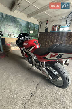 Спортбайк Yamaha YZF R6 2002 в 