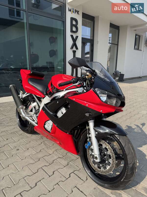 Спортбайк Yamaha YZF R6 2001 в Рівному