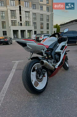 Спортбайк Yamaha YZF R6 2007 в 