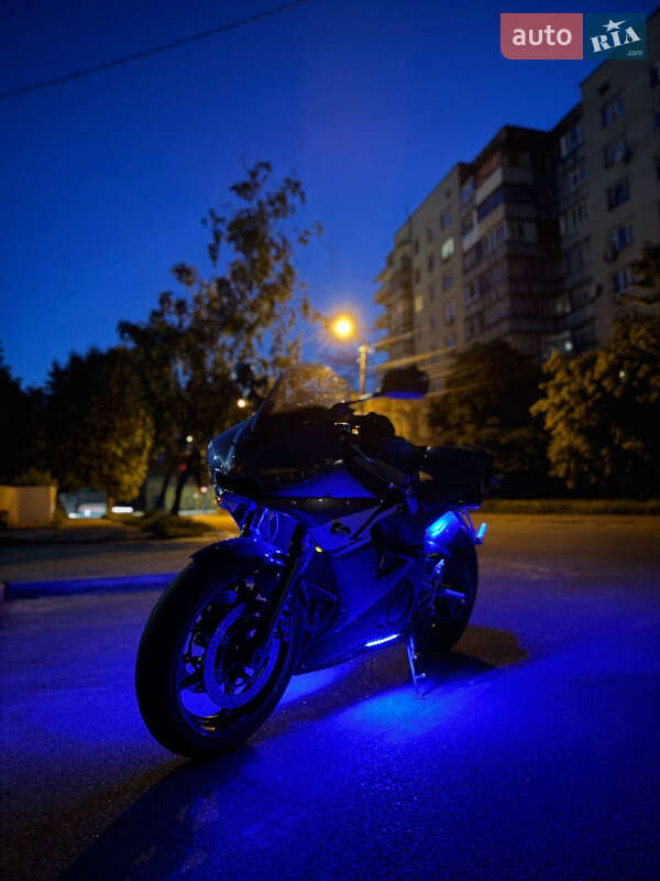 Спортбайк Yamaha YZF R6 2004 в Киеве