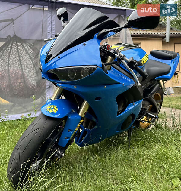 Спортбайк Yamaha YZF R6 2004 в Дніпрі