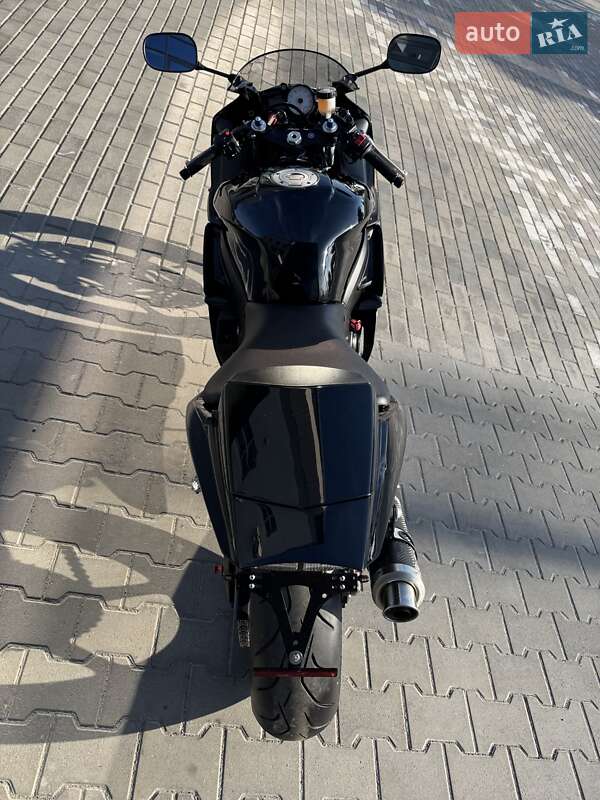 Спортбайк Yamaha YZF R6 2005 в Ровно