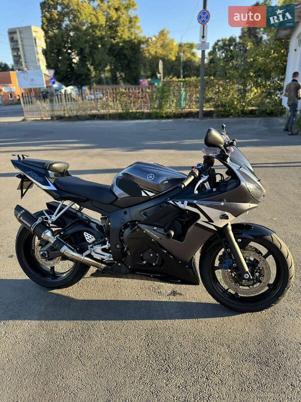 Спортбайк Yamaha YZF R6 2004 в Киеве