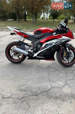 Спортбайк Yamaha YZF R6 2011 в 