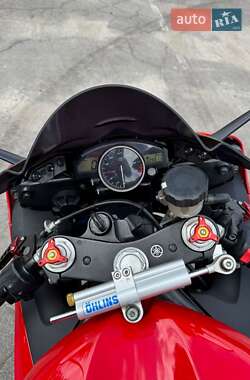 Спортбайк Yamaha YZF R6 2011 в 
