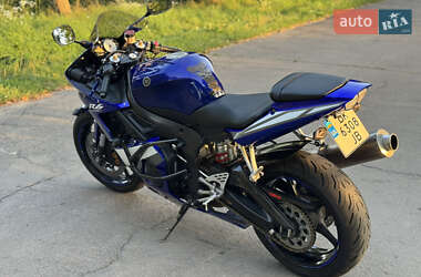 Спортбайк Yamaha YZF R6 2005 в 