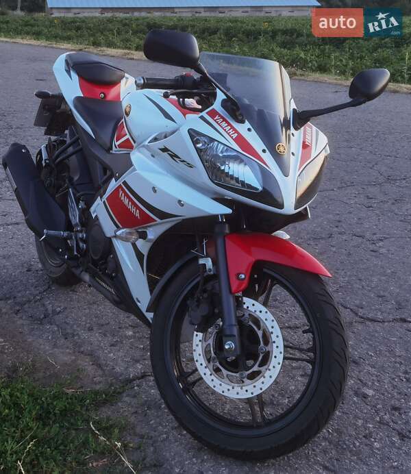 Спортбайк Yamaha YZF-R 2013 в Полтаві фото 4 Спортбайк Yamaha YZF-R 2013 в Полтаві