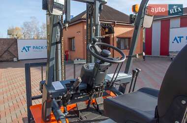 Вилочний навантажувач YANGFT CPCD 30 2023 в 