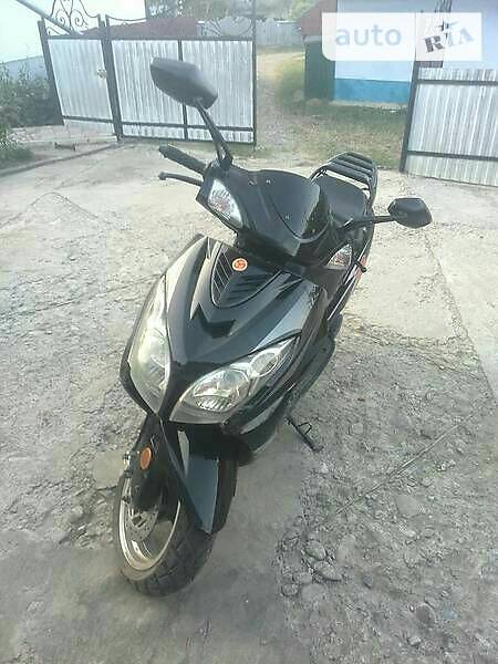 Максі-скутер YiBen 150 2015 в Снятині