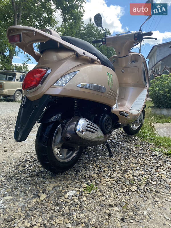 Скутер ретро YiBen YB 125T-12 2014 в Борщеве