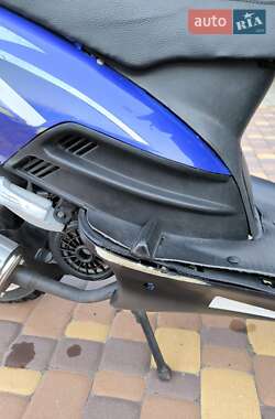 Скутер YiBen YB150T-15D 2013 в 