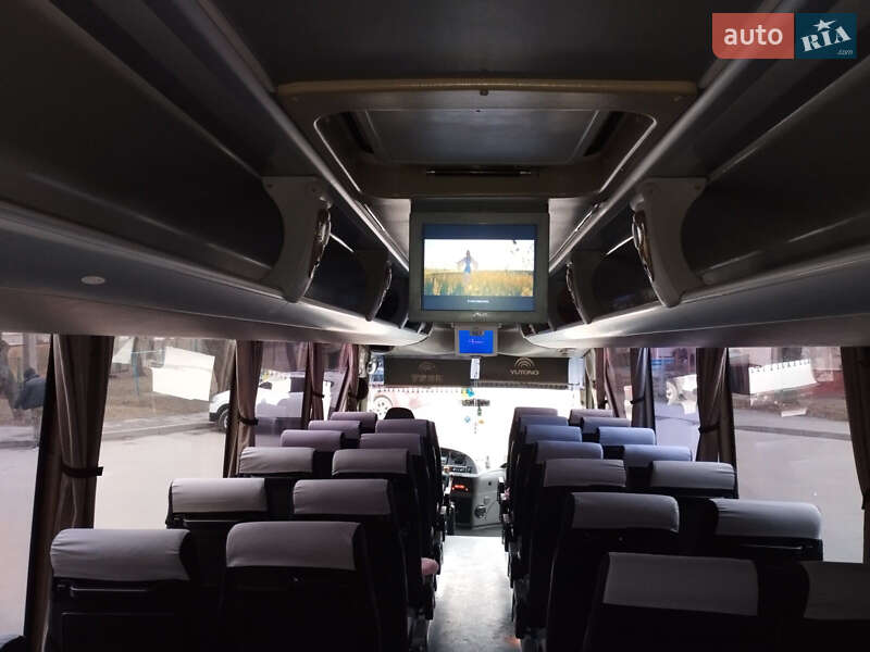 Туристический / Междугородний автобус YUTONG ZK 6119HA 2006 в Тернополе