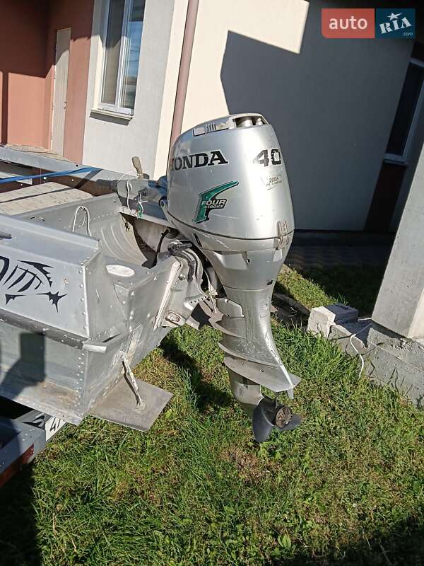 Катер Южанка 1 1970 в Киеве