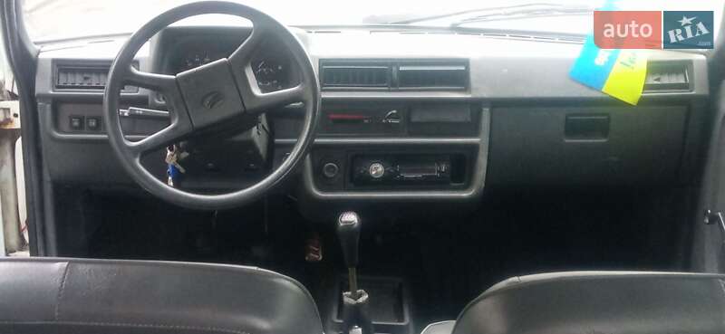 Хетчбек ЗАЗ 1102 Таврія-Нова 2005 в Дніпрі фото 4 Хетчбек ЗАЗ 1102 Таврія-Нова 2005 в Дніпрі