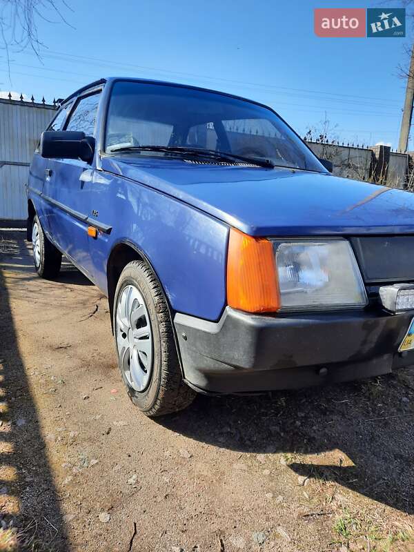 Хэтчбек ЗАЗ 1102 Таврия-Нова 2004 в Киеве