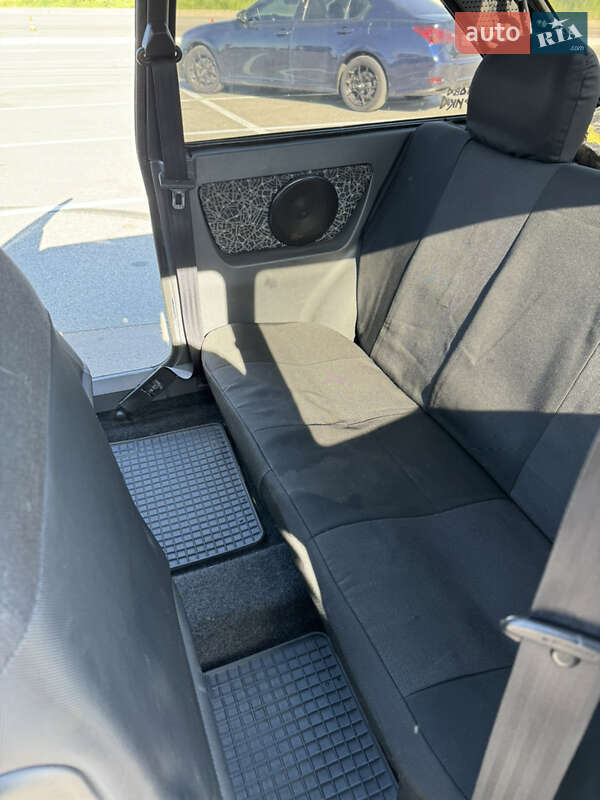 Хэтчбек ЗАЗ 1102 Таврия-Нова 2004 в Киеве