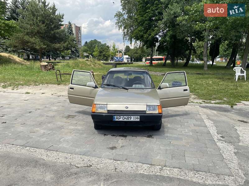 Хэтчбек ЗАЗ 1102 Таврия-Нова 2002 в Львове