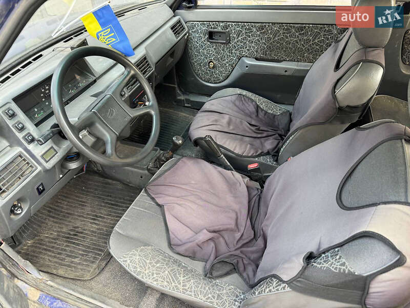 Хэтчбек ЗАЗ 1102 Таврия-Нова 2003 в Киеве фото 9 Хэтчбек ЗАЗ 1102 Таврия-Нова 2003 в Киеве