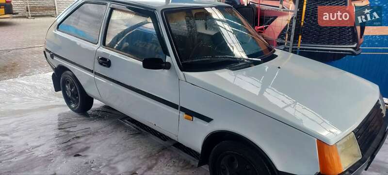 Хэтчбек ЗАЗ 1102 Таврия-Нова 2002 в Запорожье