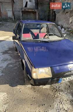 Хэтчбек ЗАЗ 1102 Таврия-Нова 2002 в 
