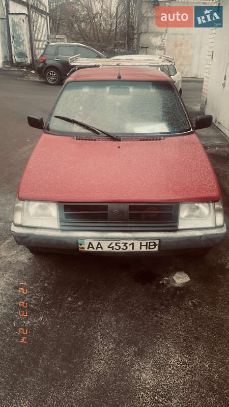 Хэтчбек ЗАЗ 1102 Таврия-Нова 2004 в Киеве