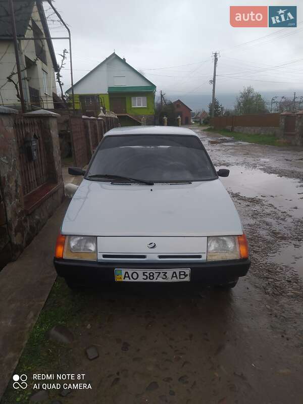 Хэтчбек ЗАЗ 1102 Таврия-Нова 2006 в 