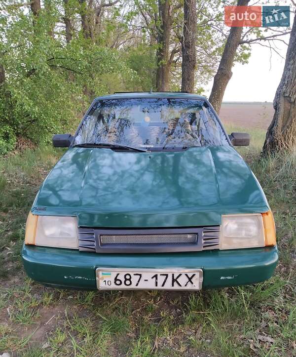 Хэтчбек ЗАЗ 1102 Таврия-Нова 1999 в 