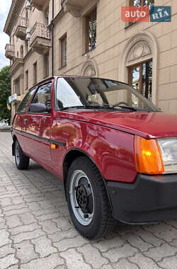 Хэтчбек ЗАЗ 1102 Таврия-Нова 2002 в 