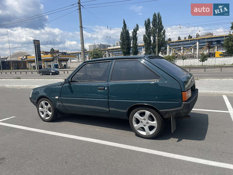 Хэтчбек ЗАЗ 1102 Таврия-Нова 2004 в Киеве