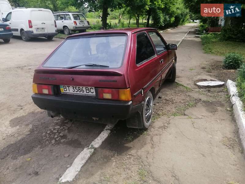 Хэтчбек ЗАЗ 1102 Таврия-Нова 2001 в Николаеве