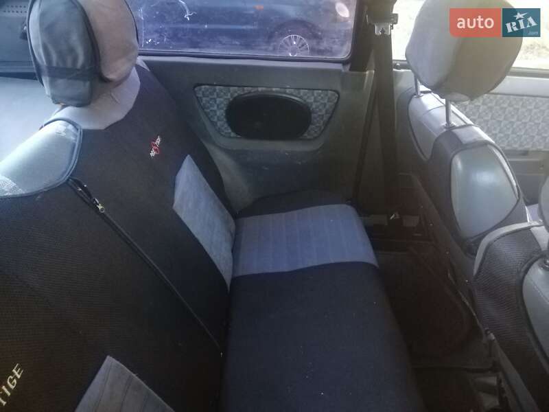 Хэтчбек ЗАЗ 1102 Таврия-Нова 2001 в Николаеве