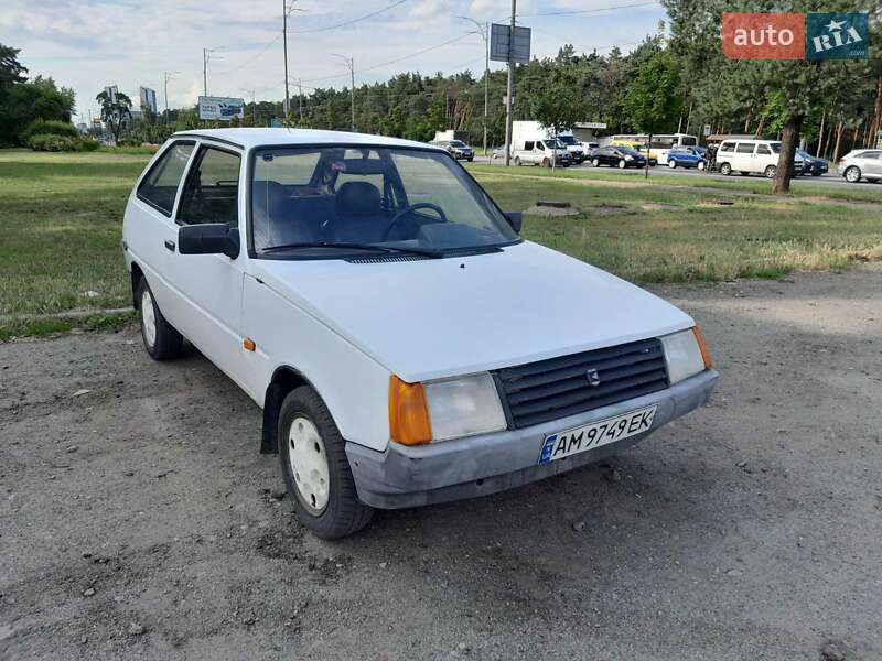 ЗАЗ 1102 Таврия-Нова 2001