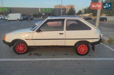 Хэтчбек ЗАЗ 1102 Таврия-Нова 2001 в Киеве