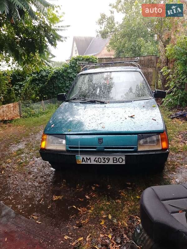 Хэтчбек ЗАЗ 1102 Таврия-Нова 1998 в Обухове