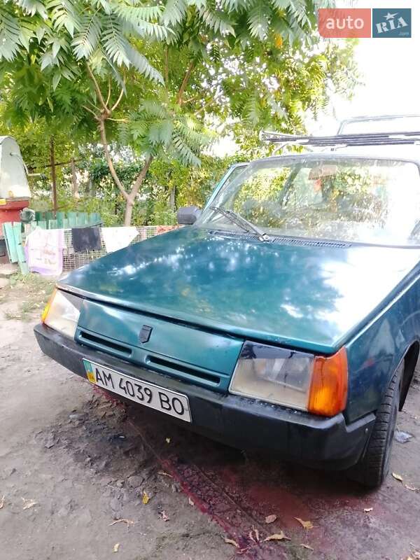 Хэтчбек ЗАЗ 1102 Таврия-Нова 1998 в Обухове