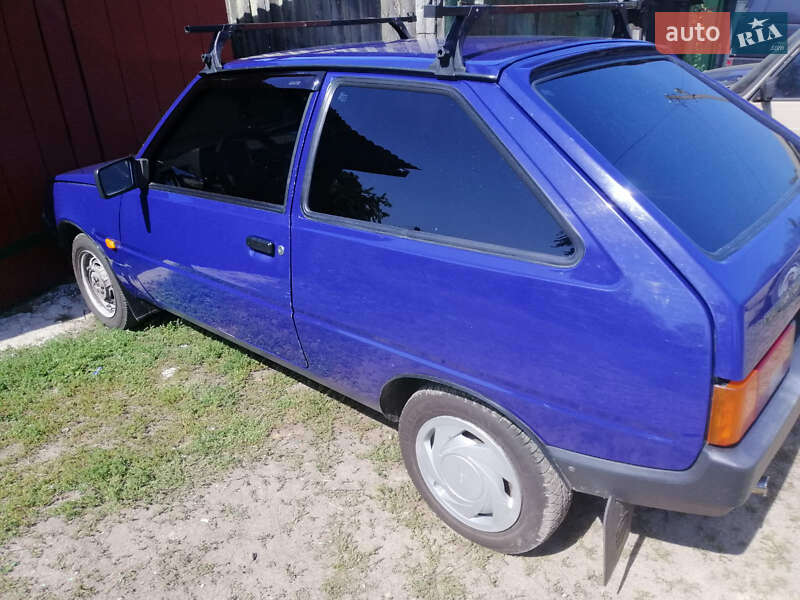 Хэтчбек ЗАЗ 1102 Таврия-Нова 2004 в Черняхове