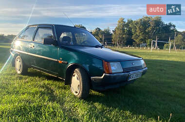 Хэтчбек ЗАЗ 1102 Таврия-Нова 2000 в 